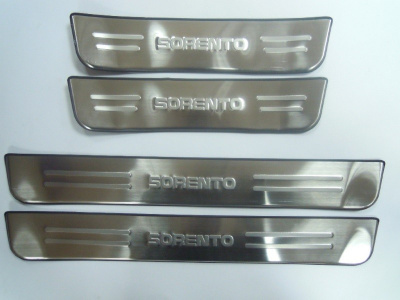 Kia Sorento (10–/13–) Накладки на дверные пороги с логотипом, нерж.